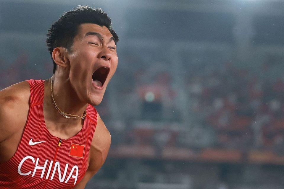 黄金城集团推出中国领先概念的图形化网络虚拟社区游戏“网络硅谷”详情图