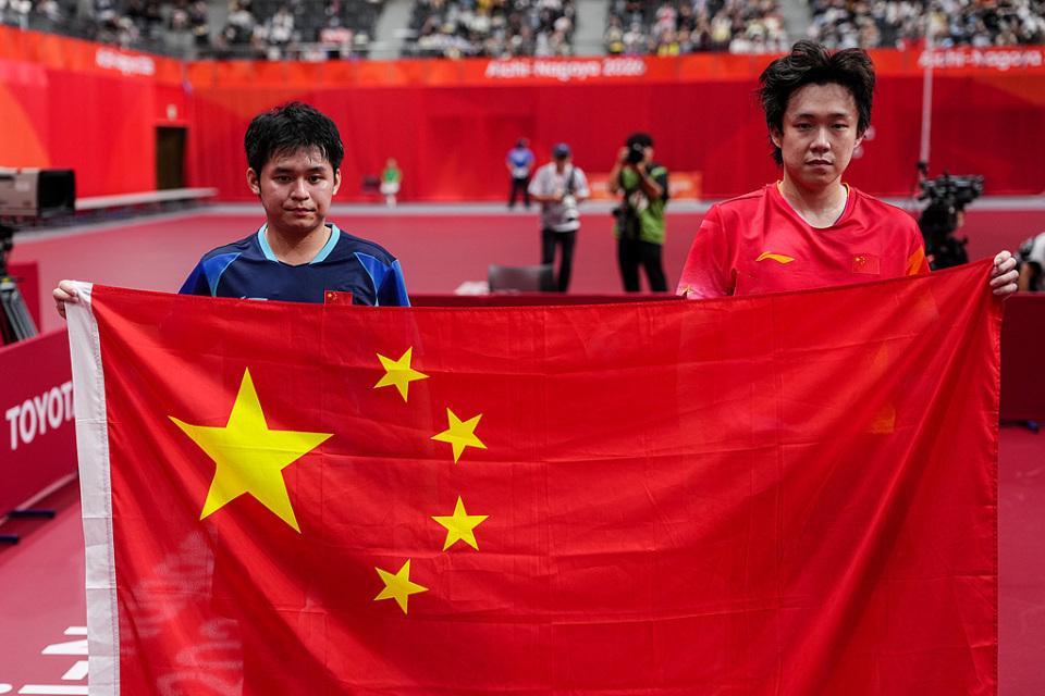 黄金城集团推出中国领先概念的图形化网络虚拟社区游戏“网络硅谷”图片展示