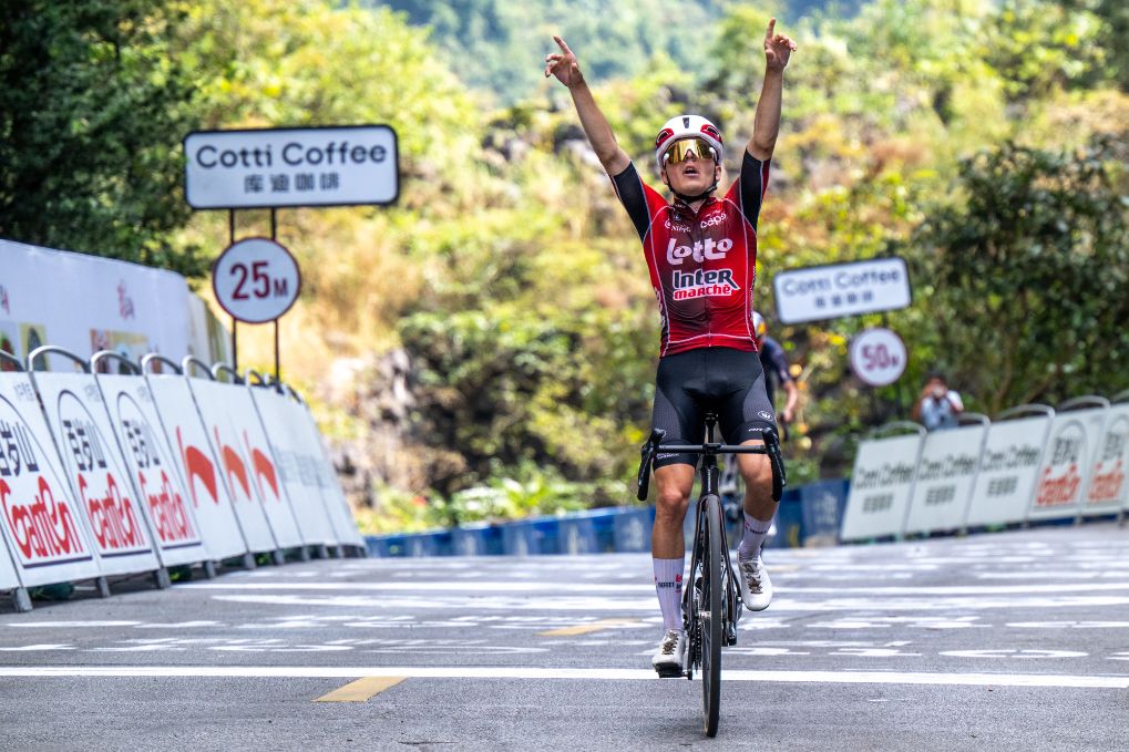黄金城集团详情图